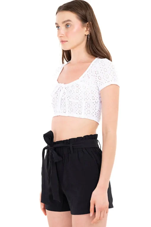 Blusa crop eyelets