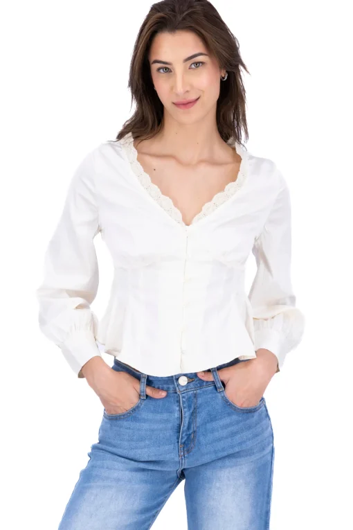 Blusa de manga larga con detalles de encaje