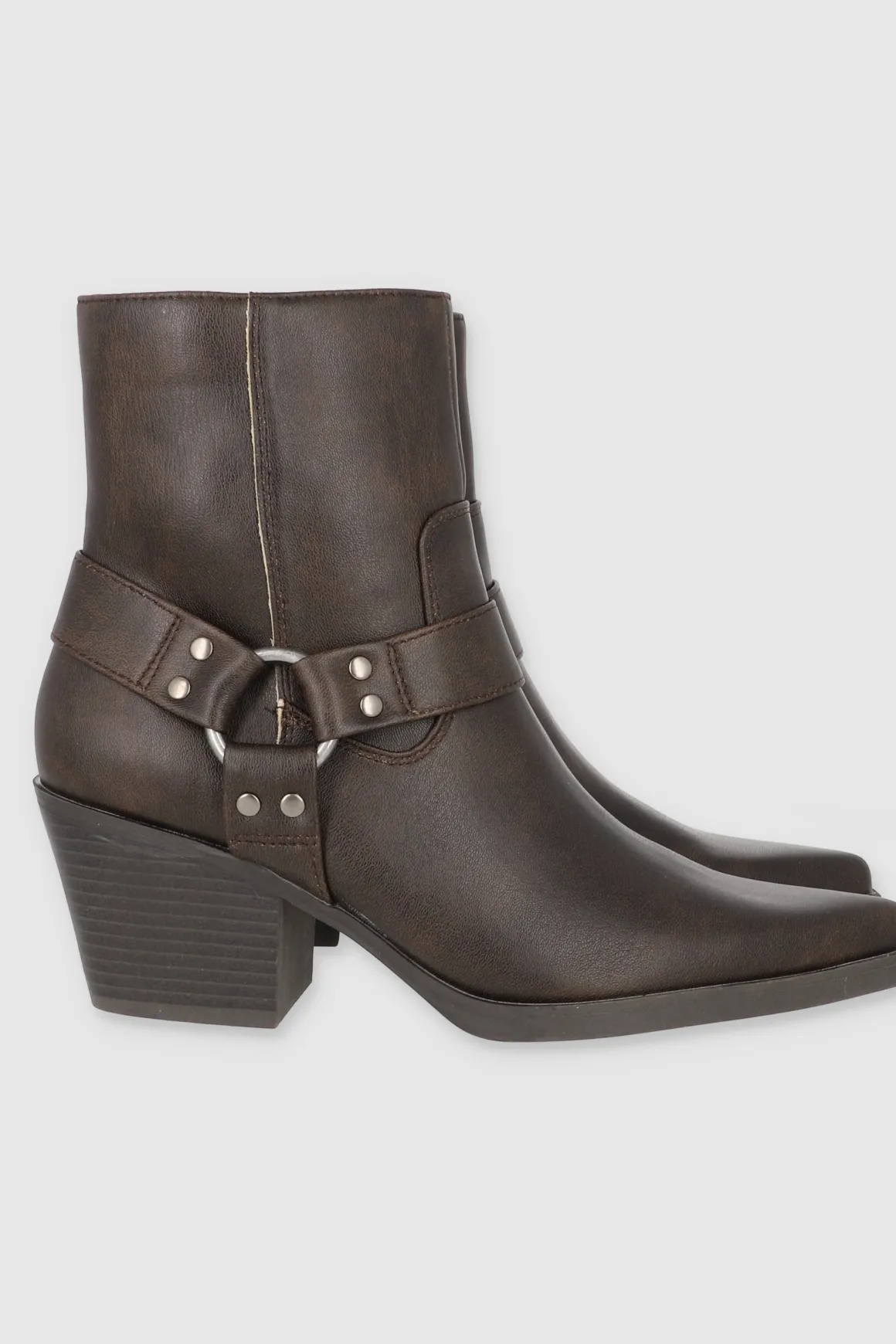 Bota vaquera tiras hebilla aro