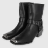 Botin vaquero punta rebanada detalle metal