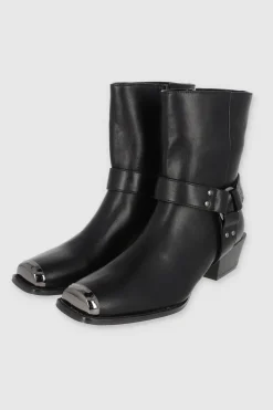Botin vaquero punta rebanada detalle metal