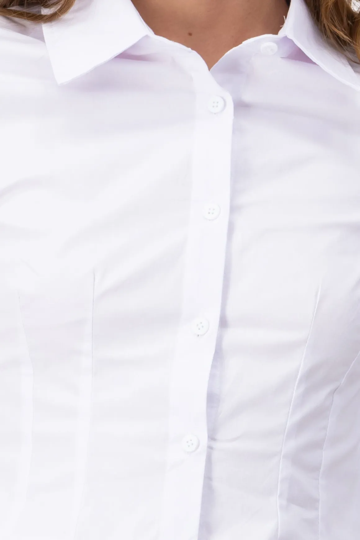 Camisa crop con corbata