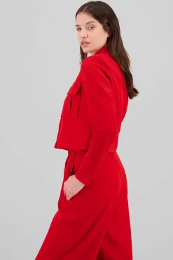 Camisa crop detalle bolsas 3D