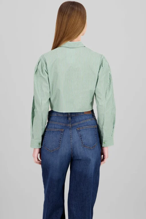 Camisa crop detalle botones manga larga