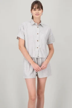 Camisa crop ligera manga corta