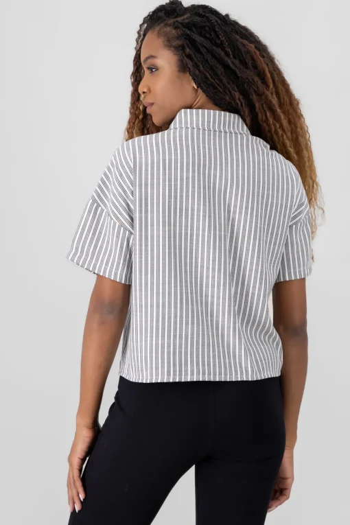 Camisa crop ligera manga corta