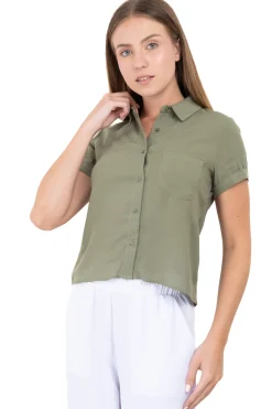 Camisa crop manga corta bolso