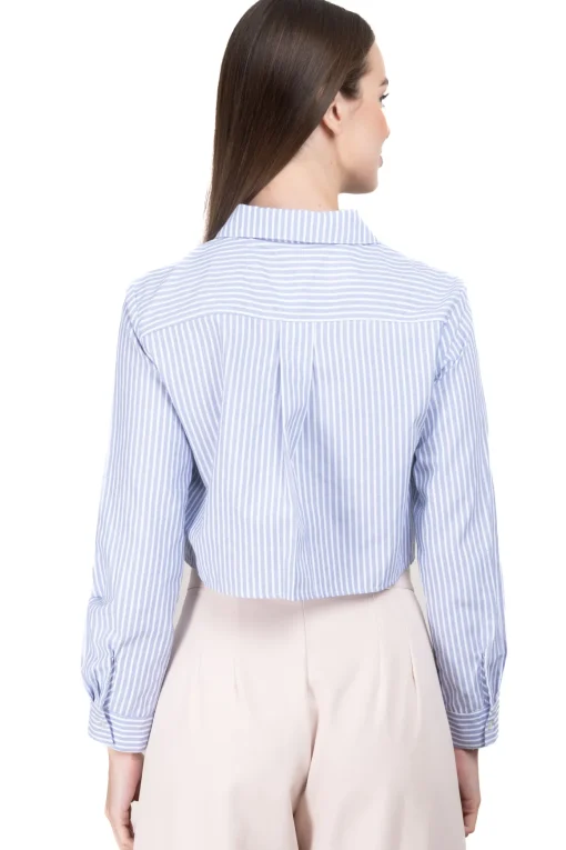 Camisa crop rayas bolsillos doble