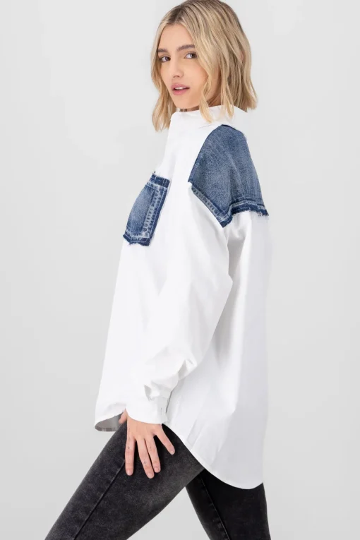 Camisa larga detalle bolsa denim