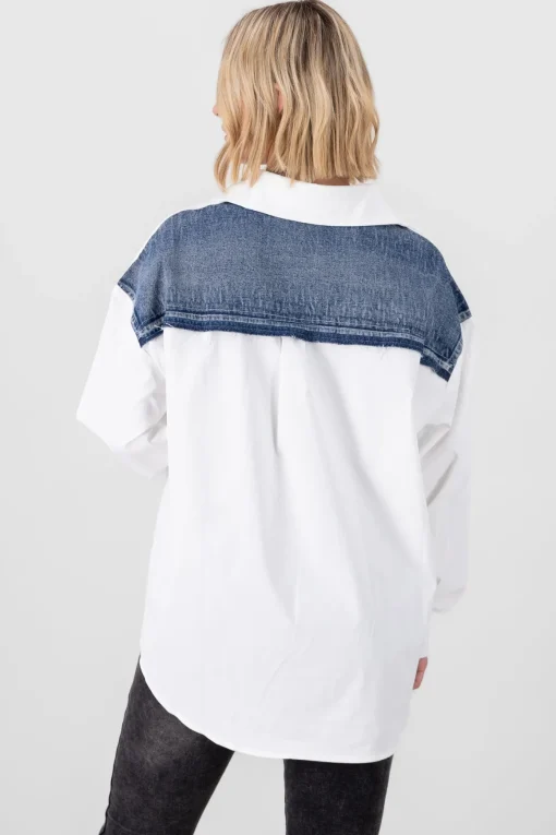 Camisa larga detalle bolsa denim