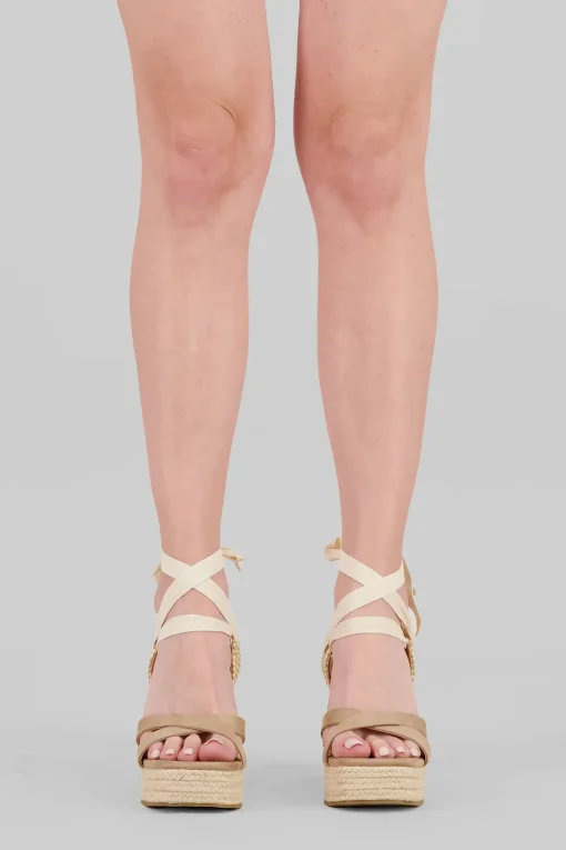 Cuña tiras cruzadas lace up