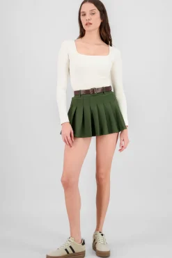 Falda tableada con cinturon