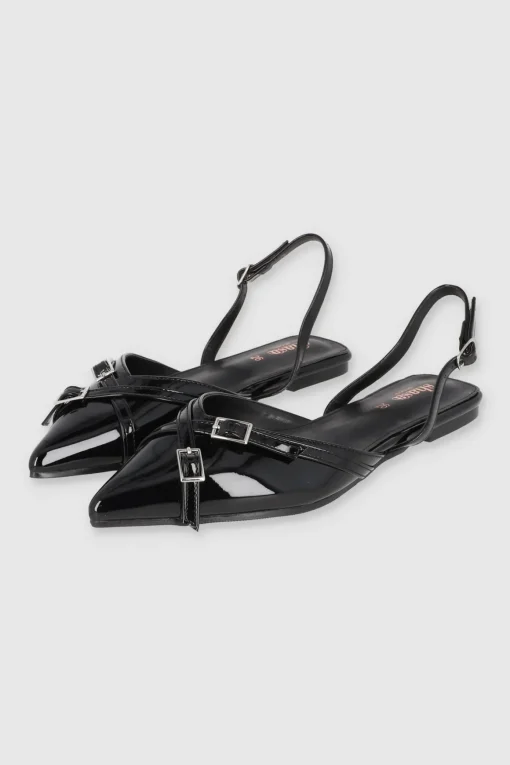Flat Pointy Straps