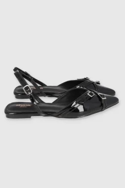 Flat Pointy Straps