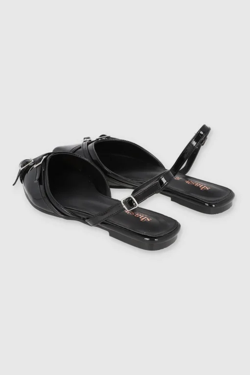Flat Pointy Straps