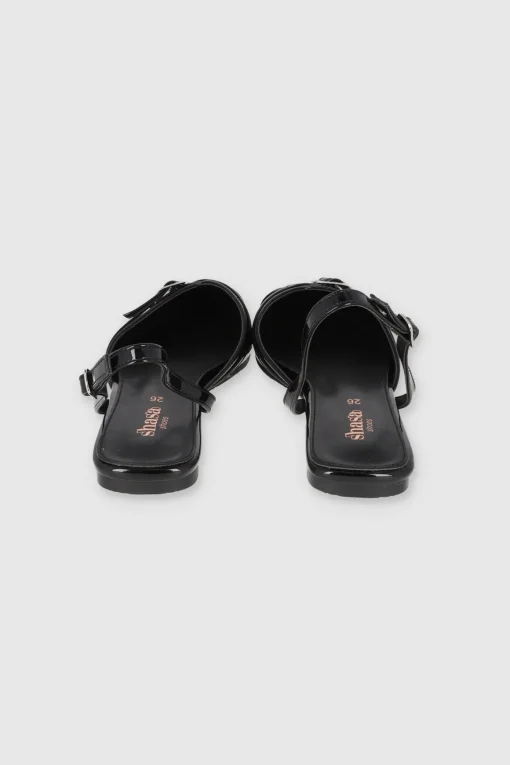 Flat Pointy Straps