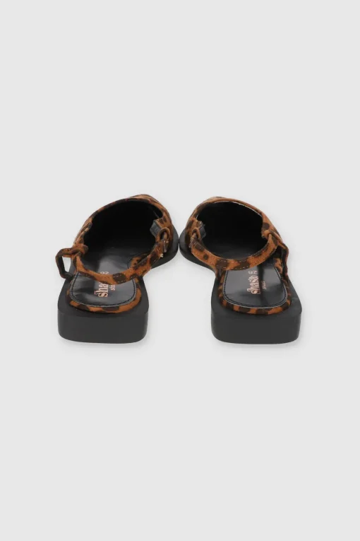 Flat puntal slingback