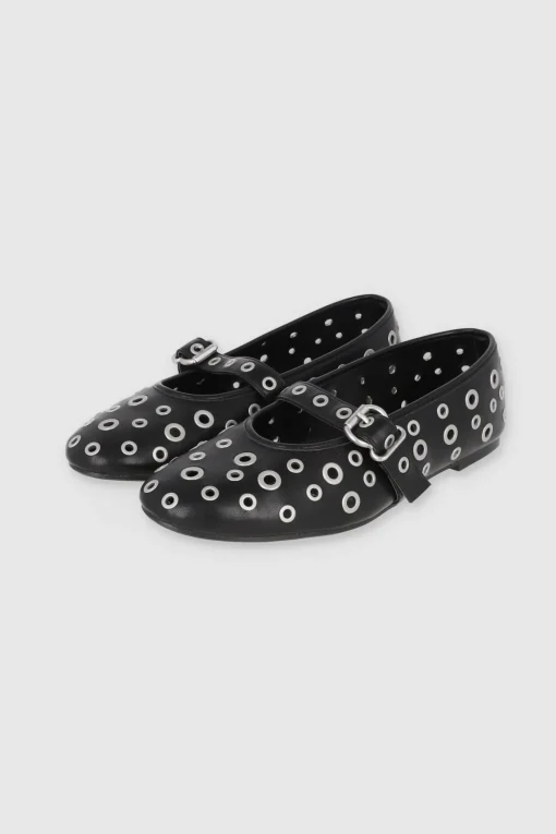 Flat Studs Megas