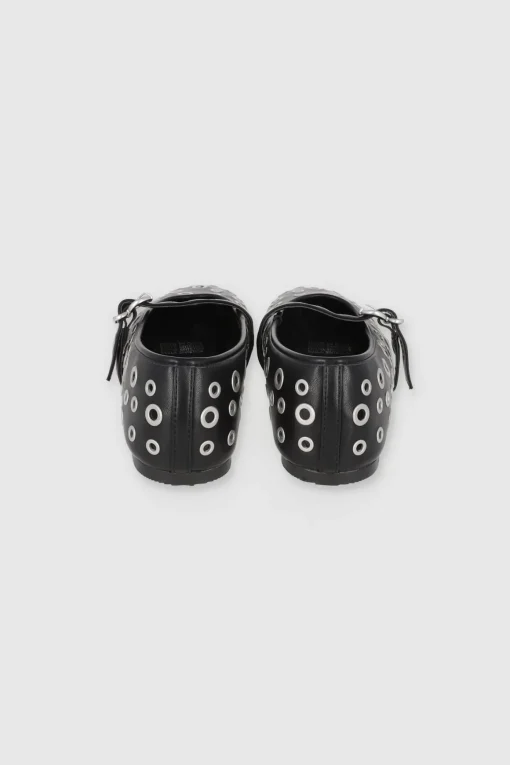 Flat Studs Megas