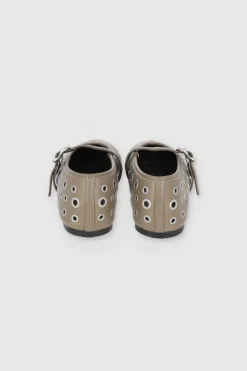 Flat Studs Megas