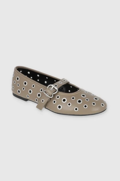 Flat Studs Megas