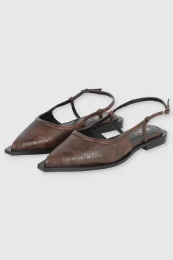 Flat suela ancha slingback crack