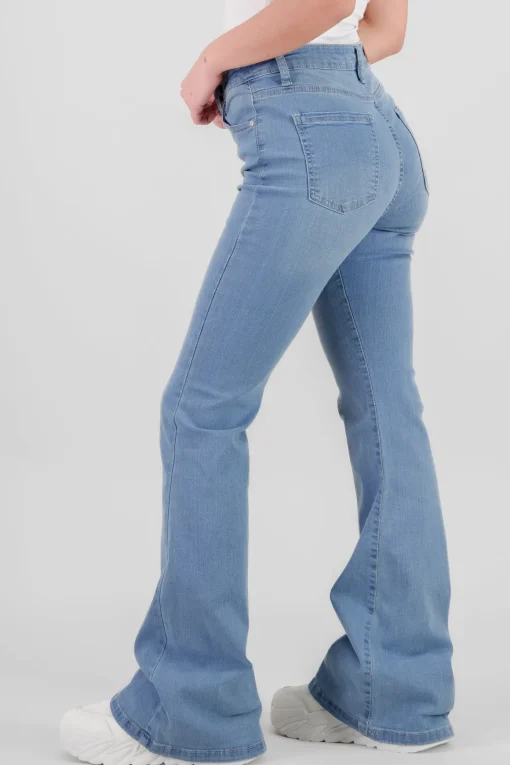 Jeans flare tiro medio
