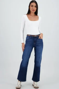 Jeans straight corte básico