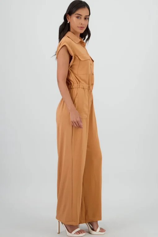 Jumpsuit manga corta con botones