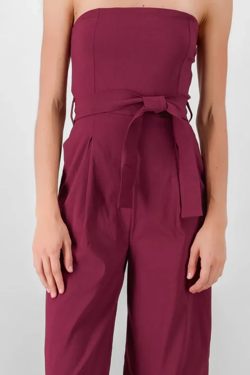 Jumpsuit strapless detalle cinturon