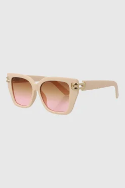Lente cuadrado cateye con detalle metalico