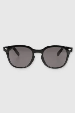 Lente wayfarer pasta delgada detalle metalico