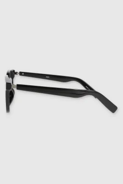 Lente wayfarer pasta delgada detalle metalico