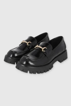 Loafer hebilla suela dentada