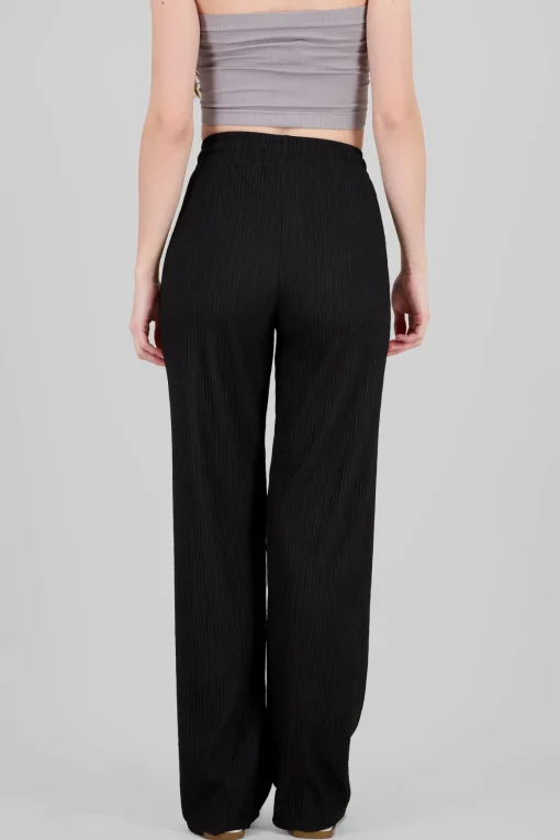 Pantalón amplio textura