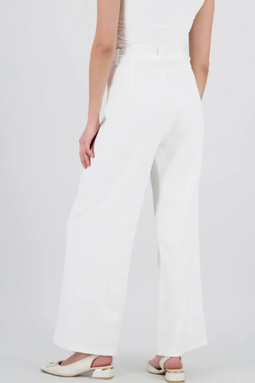 Pantalon amplio detalle cinturon