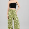 Pantalon amplio detalle resorte estampado