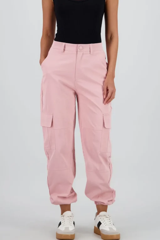 Pantalon detalle pretina boton forrado