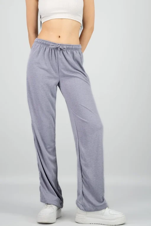 Pantalon flare suave liso