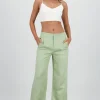 Pantalon fluido detalle pinzas