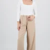 Pantalon recto detalle contraste