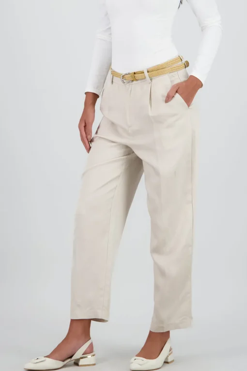 Pantalon recto liso presillas detalle cinturon