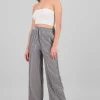 Pantalon recto rayas detalle textura