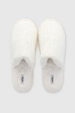 Pantufla mula tejida
