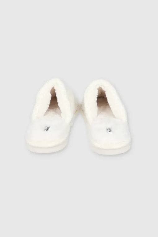 Pantufla mula tejida