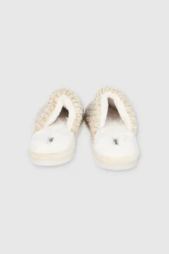Pantufla mula tejida