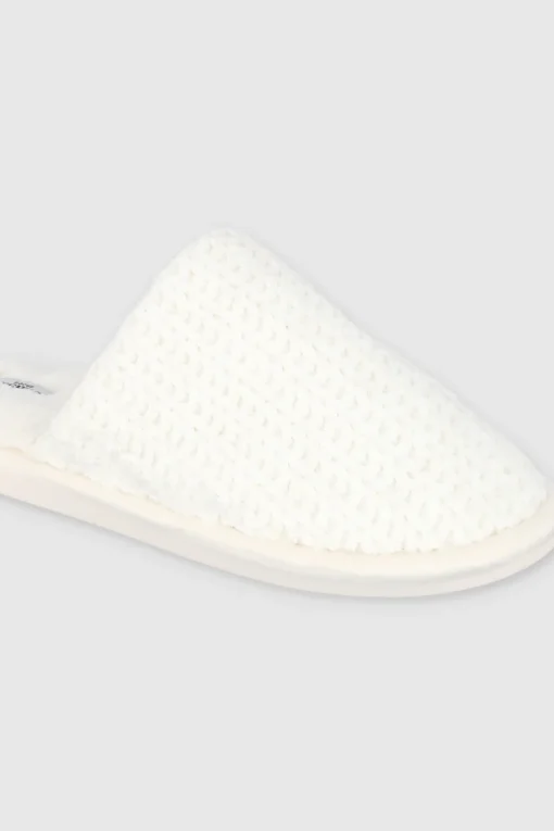 Pantufla mula tejida