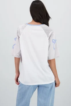 Playera deportiva contraste mangas