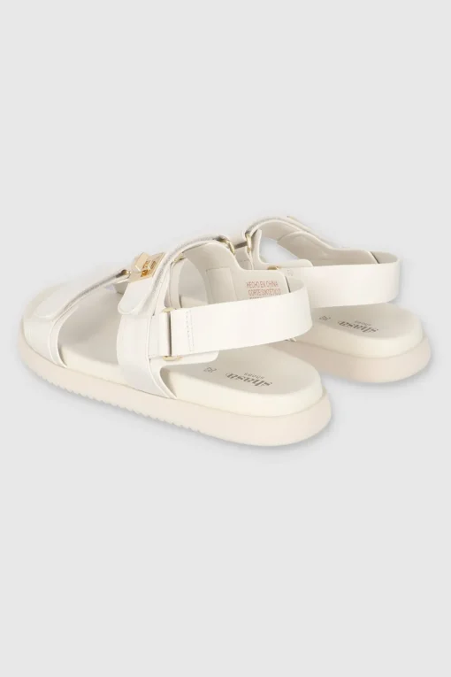 Sandalia dos tiras slingback detalle broche