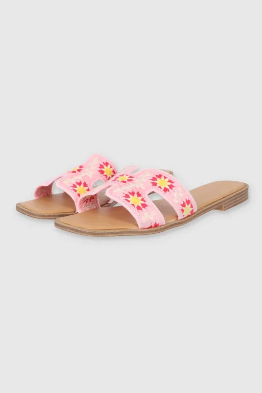 Sandalia tache crochet flores
